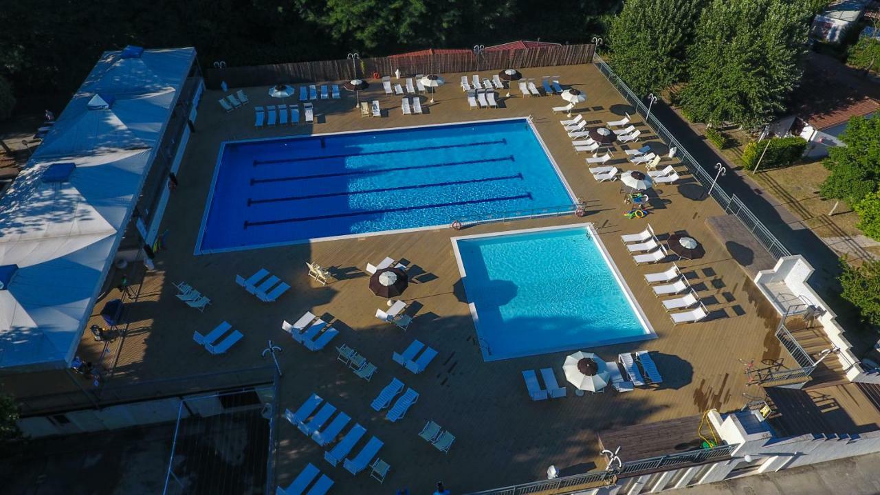 I Tre Moschettieri Camping Village Лідо-ді-Помпоза Екстер'єр фото