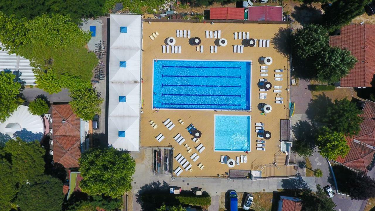 I Tre Moschettieri Camping Village Лідо-ді-Помпоза Екстер'єр фото